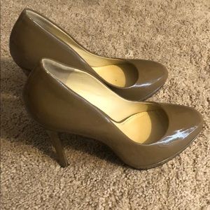Brian Atwood Nude Patent Leather Size 8 Heels